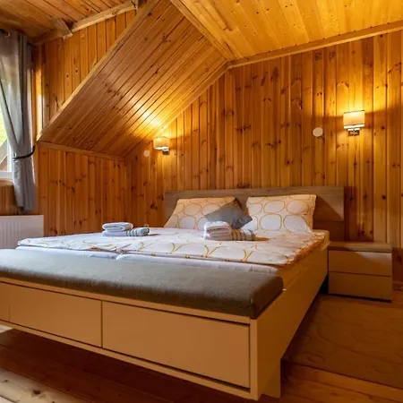 Apartman David Sa Unutarnjim Bazenom