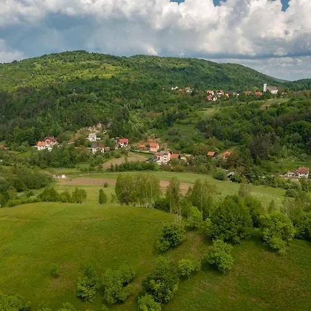 Apartman David Sa Unutarnjim Bazenom Apartman *