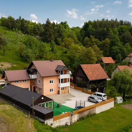 Apartman David Sa Unutarnjim Bazenom Apartman *